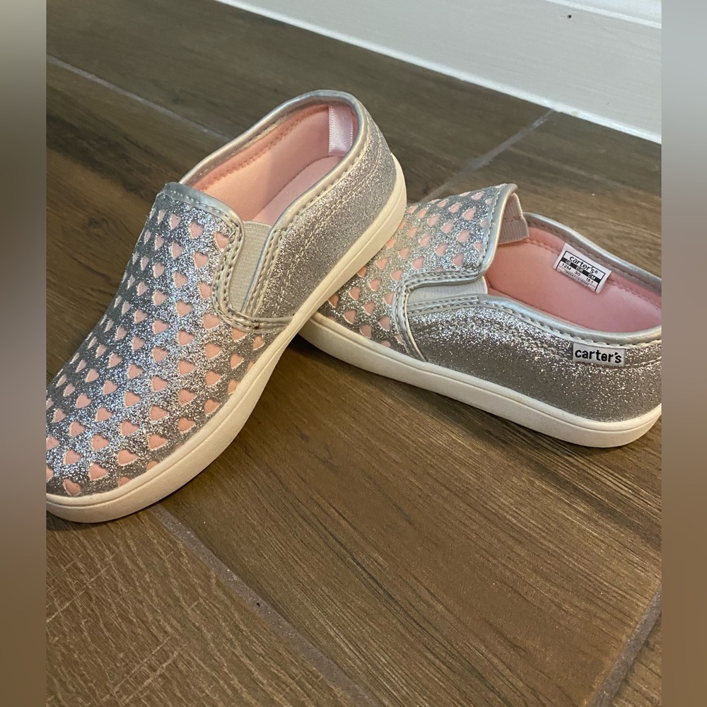 Girls casual shoe